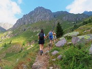 14 In alto a dx spunta la cima del Monte Valletto (2372 m)